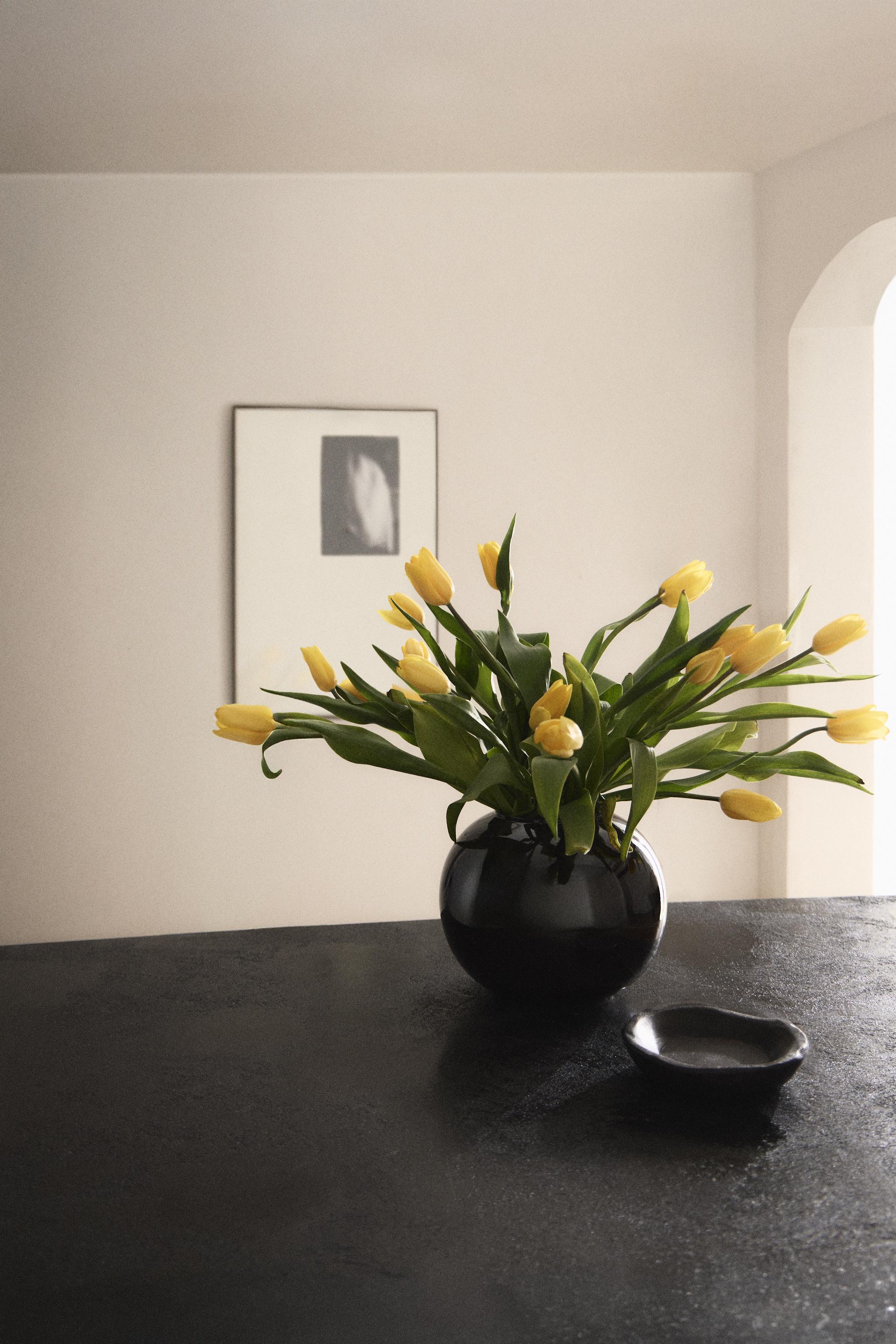 GLOSS SPHERE VASE